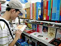 Phát hành Sách giáo khoa mới lớp 12 trong cả nước